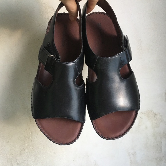 Naturalizer Shoes - Naturalizer sz 8.5W black leather Dad sandals